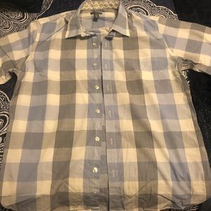 Van Heusen men’s short sleeved shirt.